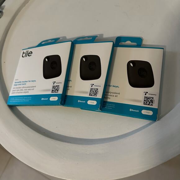 NWT Tile Mate 3 Count Bluetooth Tracker, Keys Finder and Item Locator for Keys - Picture 1 of 6